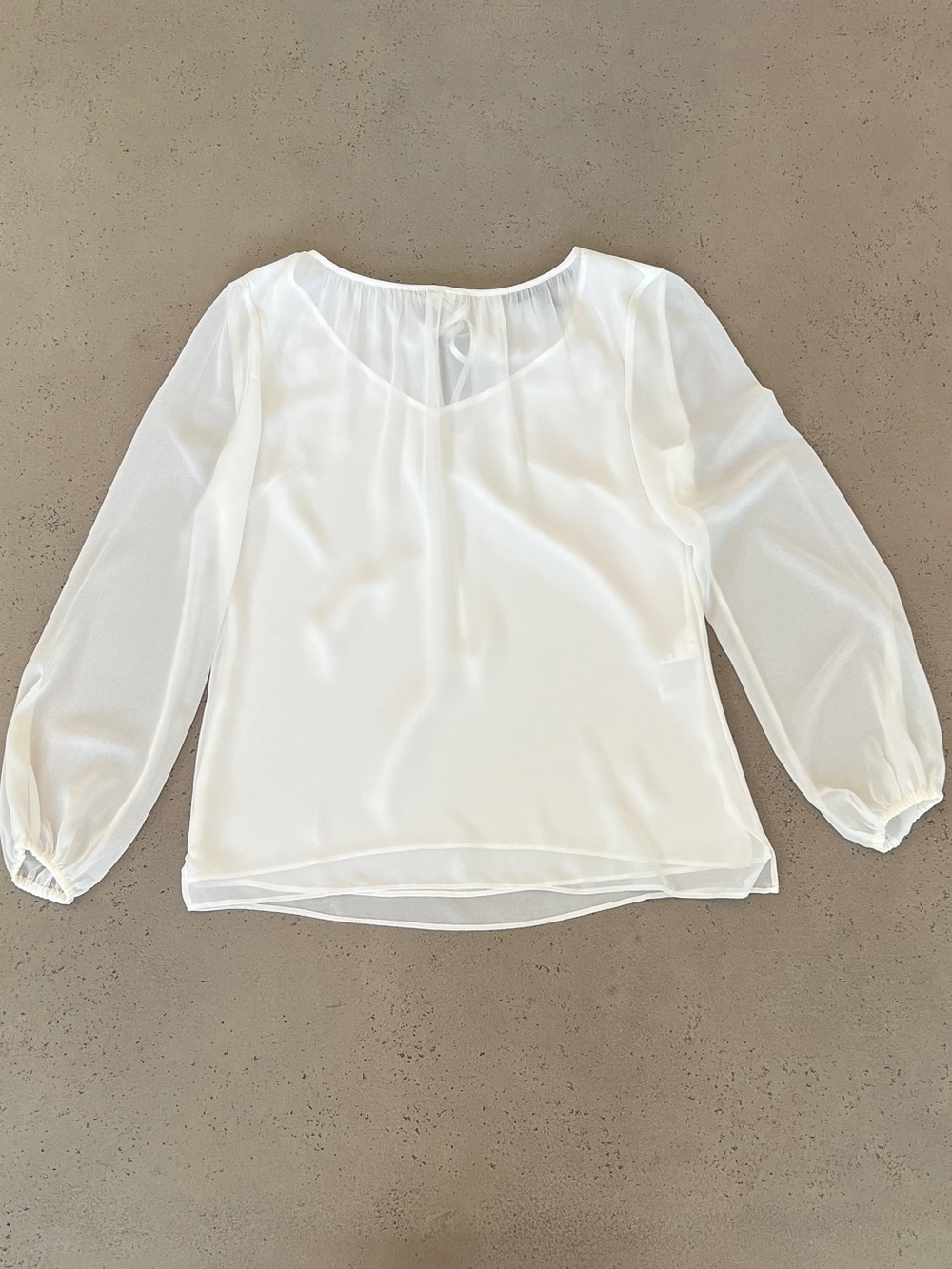 White House Black Market White Sheer Long-Sleeve V-Neck Blouse Size 2
